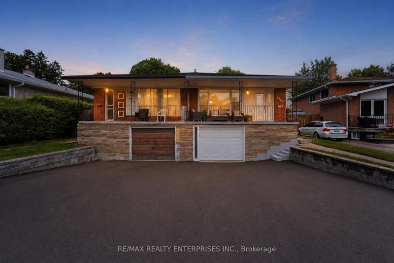 2589 Lundigan Dr, Mississauga, Ontario