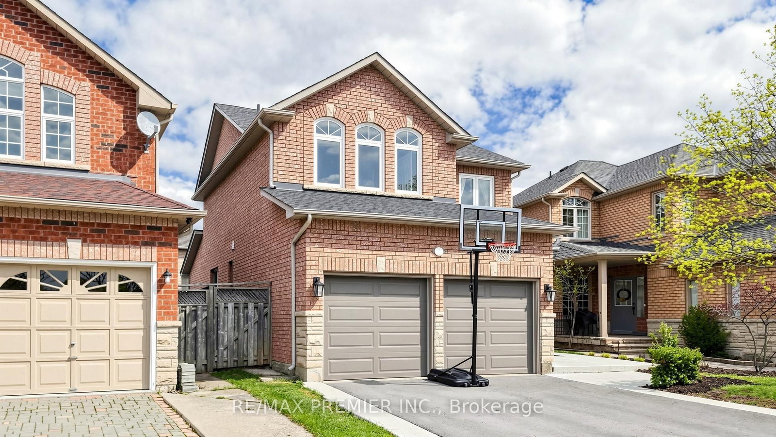 6 Terrastone Court • Caledon, ON photo 3