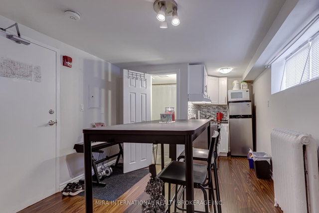 B3 - 70 Melbourne Avenue