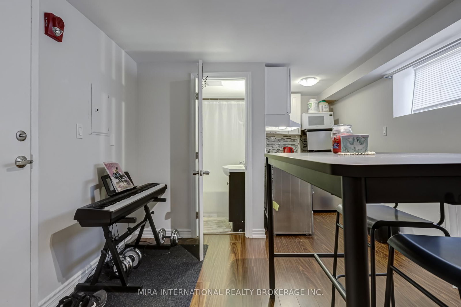 B3 - 70 Melbourne Avenue, Toronto 5
