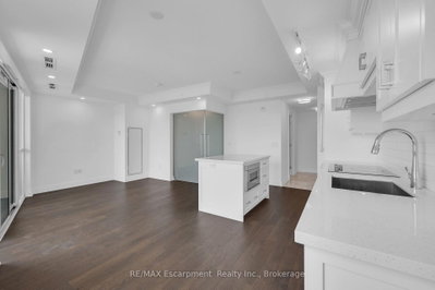 Unit 605 — 2060 Lakeshore Road — photo 6