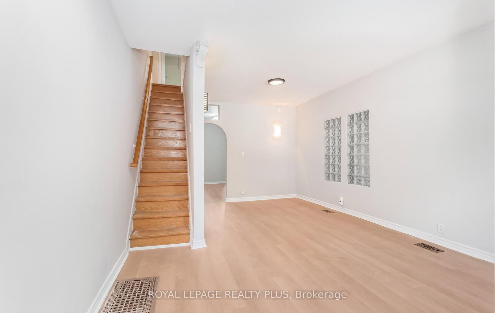 39 Maria Street • Toronto, ON photo 8