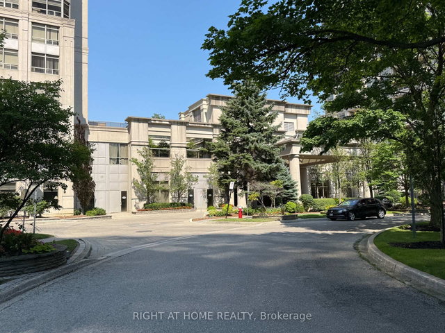 601 - 35 Kingsbridge Garden Circle