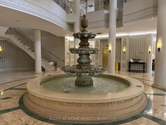 601 - 35 Kingsbridge Garden Circle