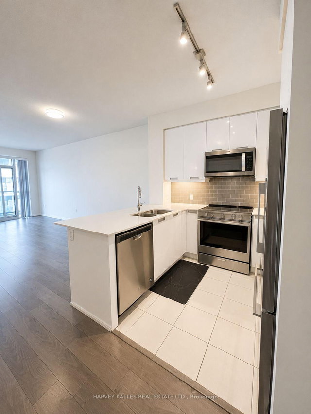 1310 - 65 Watergarden Drive