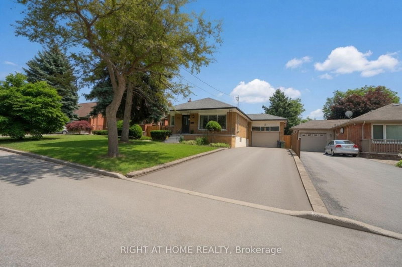 37 Garside Crescent