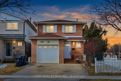 40 Glen Hollow Avenue