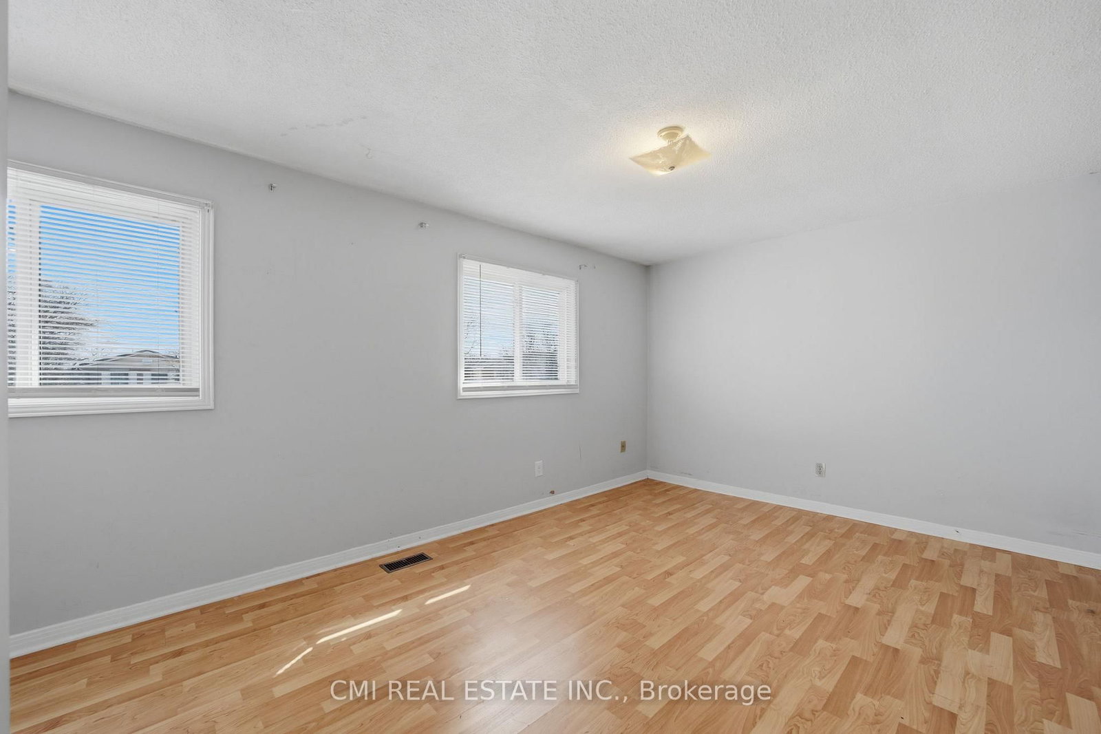 40 Glen Hollow Avenue • Toronto, ON photo 23