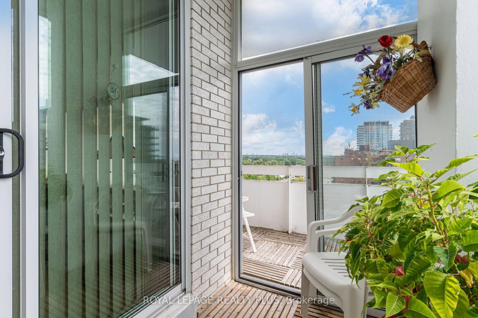 39 Stavebank Road N • #PH 4 • Mississauga, ON photo 22