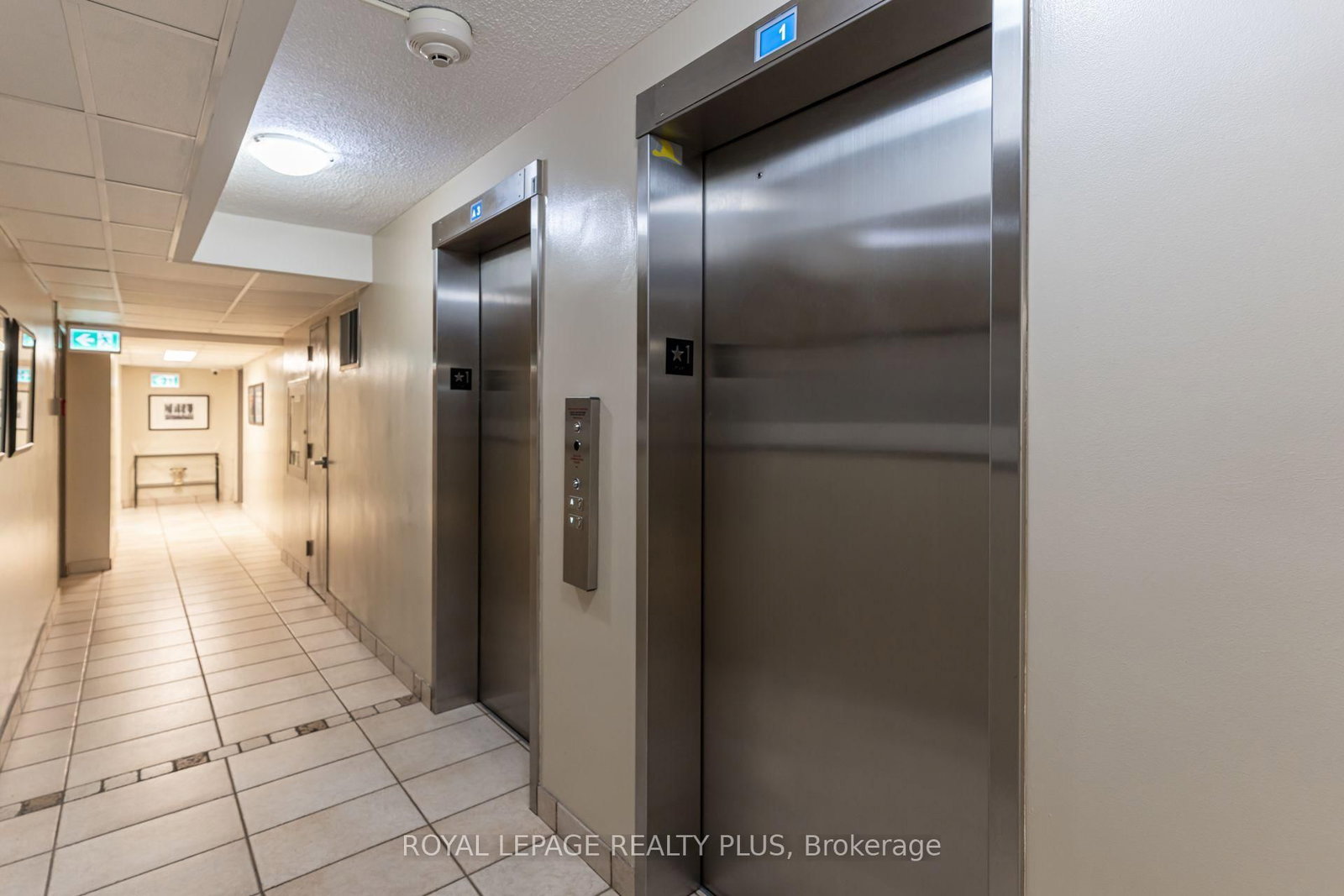 39 Stavebank Road N • #PH 4 • Mississauga, ON photo 5