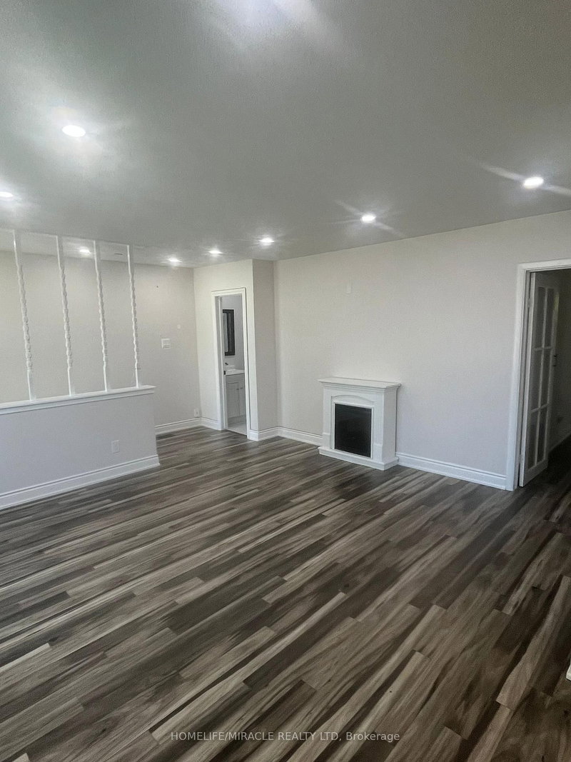home for lease on Upper-75 Mcmurchy Avenue S