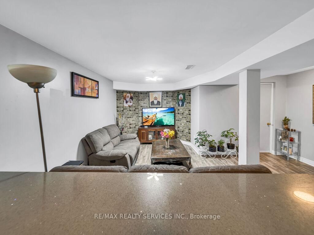 122 Dells Crescent • Brampton, ON photo 34