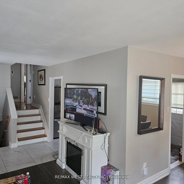 Upper - 51 Monterrey Drive