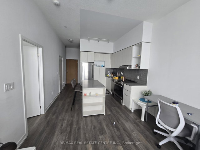 403 - 2520 Eglinton Avenue W