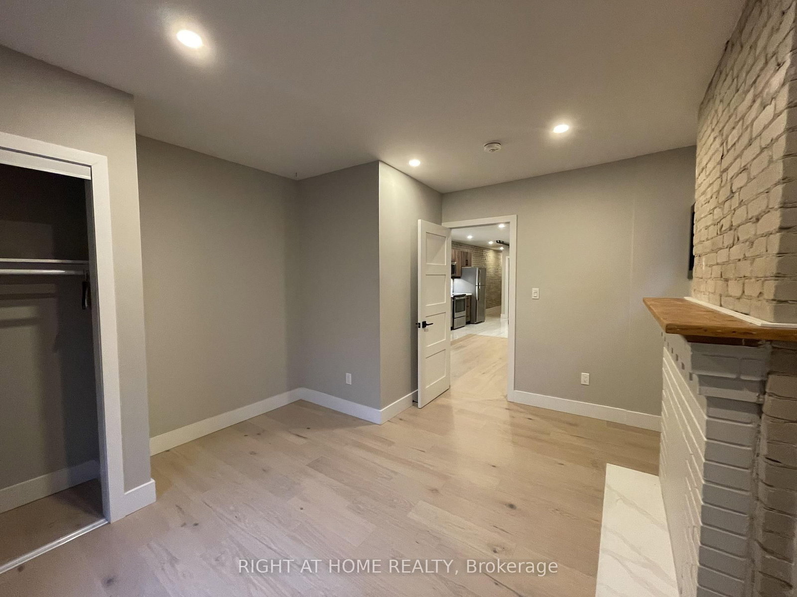 1-363 Parkside Drive, Toronto, ON, photo 4