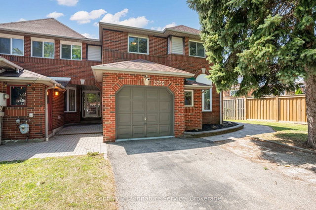 2755 Lindholm Crescent