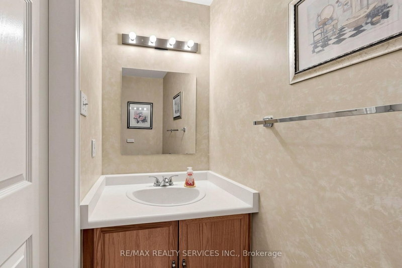 34 Granby Brampton,ON L6S 5K1 — Photo 23