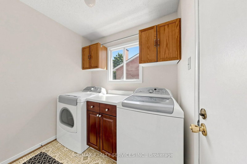 34 Granby Brampton,ON L6S 5K1 — Photo 24