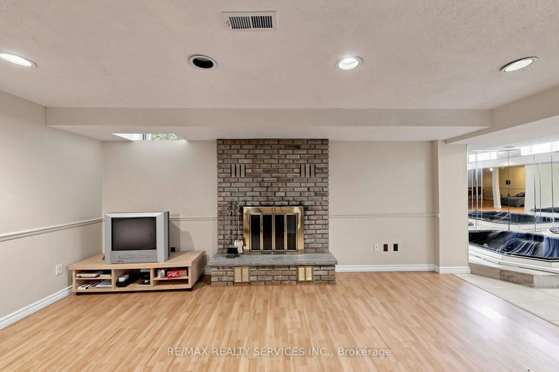 34 Granby Brampton,ON L6S 5K1 — Photo 39