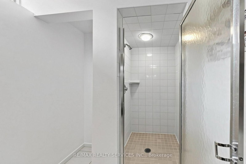 34 Granby Brampton,ON L6S 5K1 — Photo 42