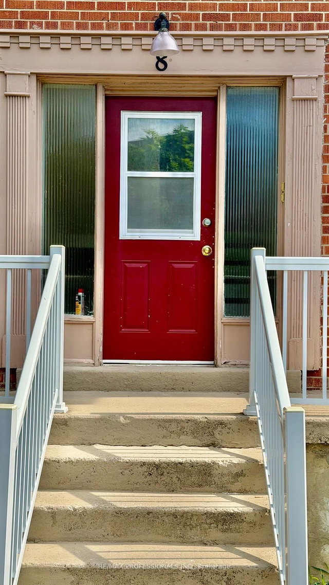 8 Bridesburg Drive