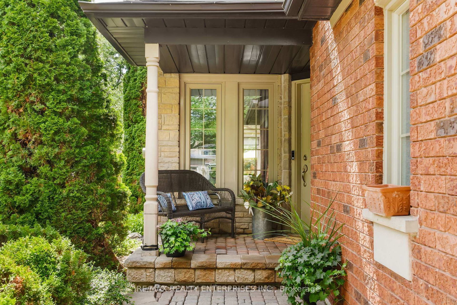 6916 Yarrow Avenue • Mississauga, ON photo 5