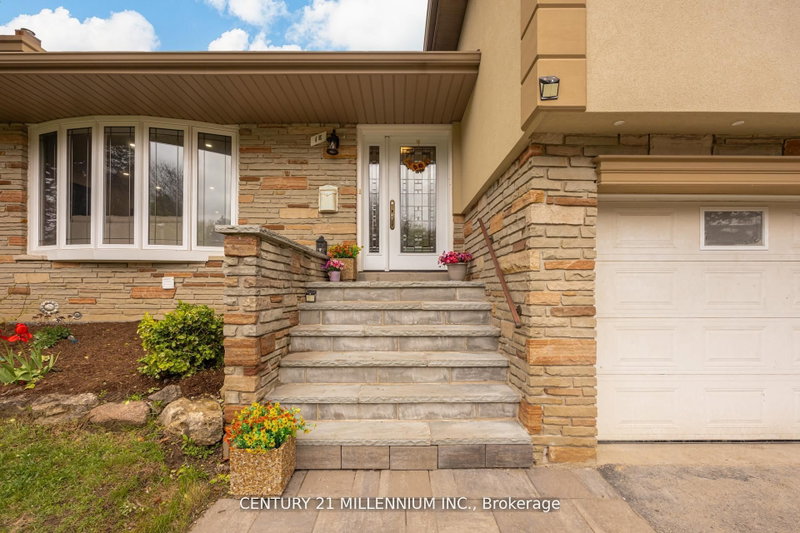 18 Ridgehill Drive