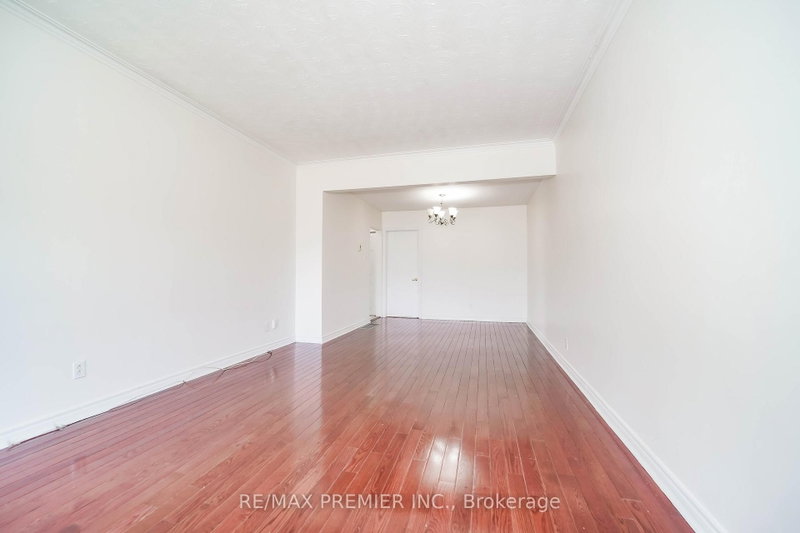 14 Yatescastle Toronto,ON M3L 2B8 — Photo 11