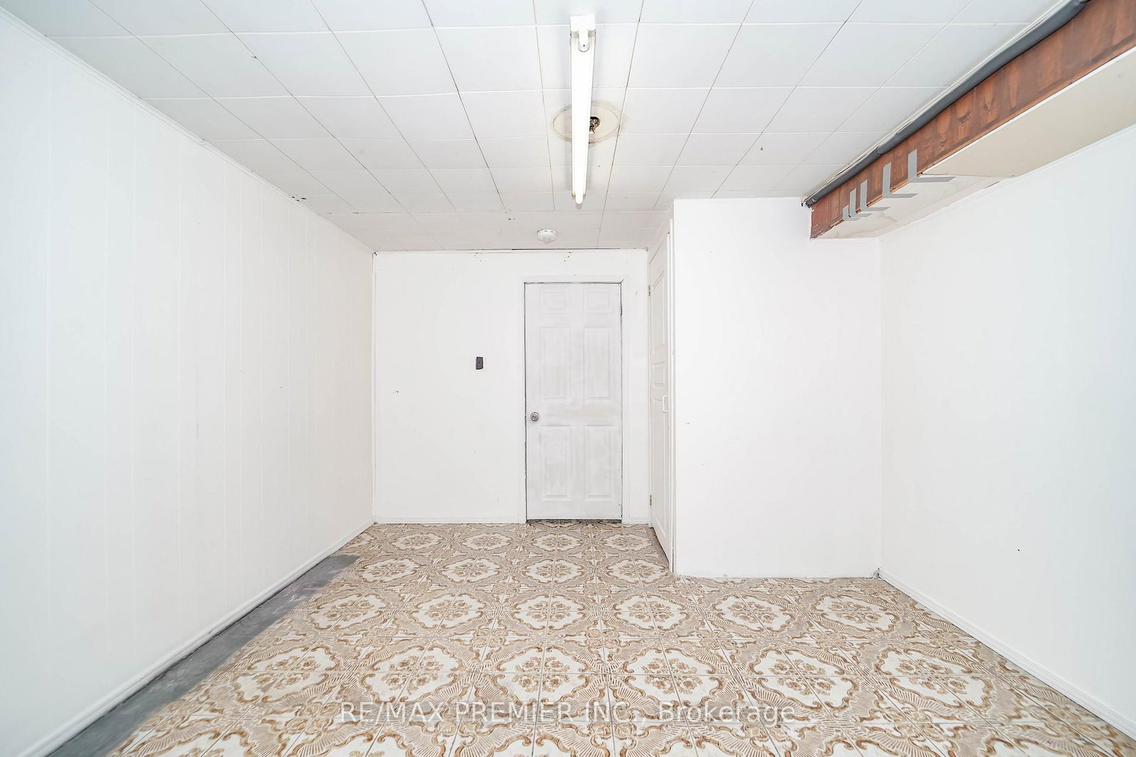 14 Yatescastle Drive • Toronto, ON photo 28