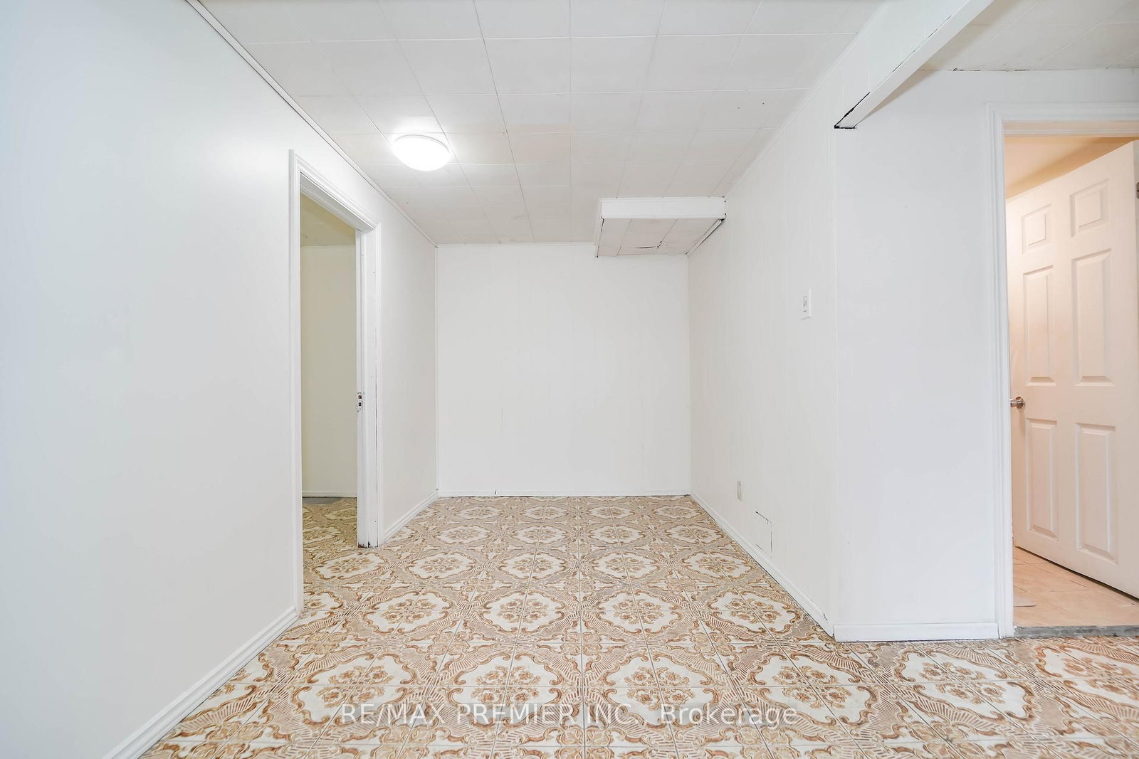 14 Yatescastle Drive • Toronto, ON photo 30