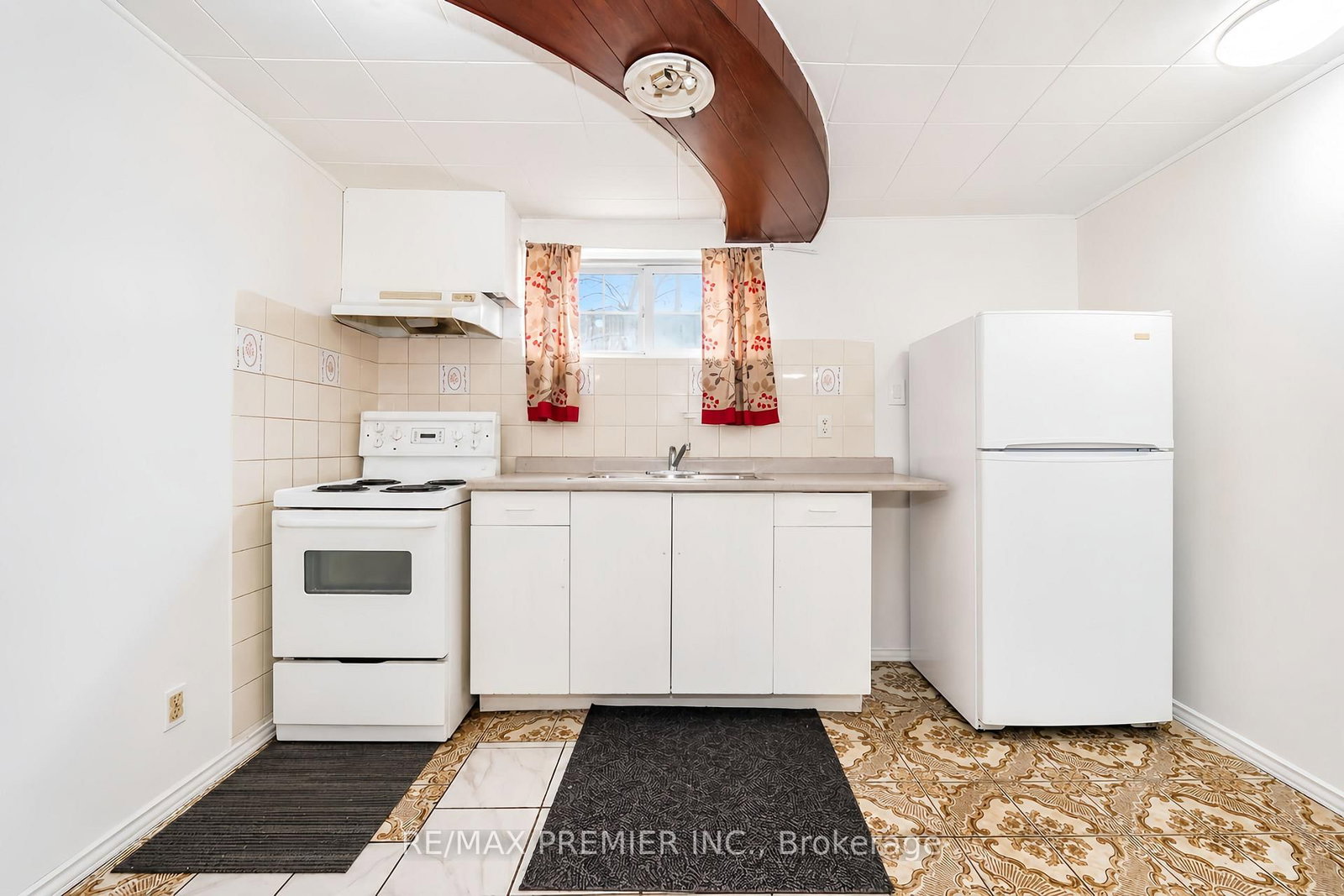 14 Yatescastle Drive • Toronto, ON photo 32