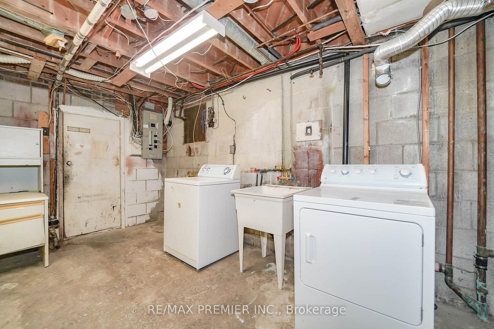 14 Yatescastle Drive • Toronto, ON photo 35