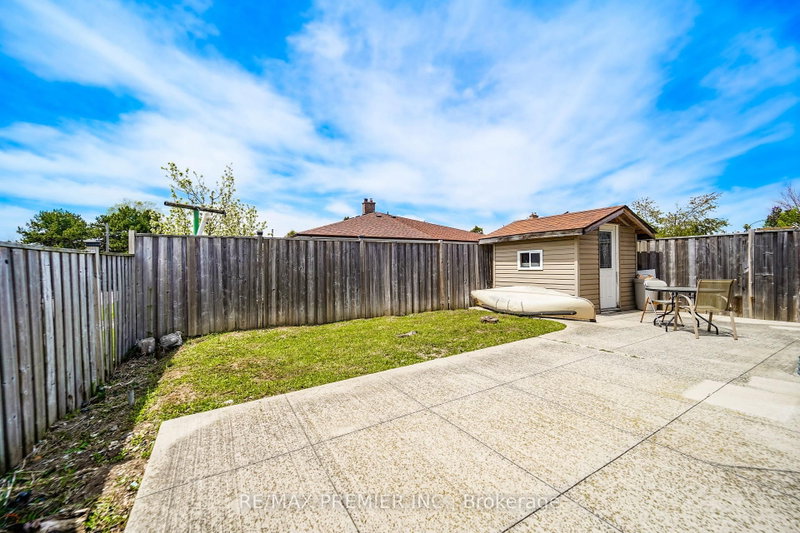 14 Yatescastle Toronto,ON M3L 2B8 — Photo 41
