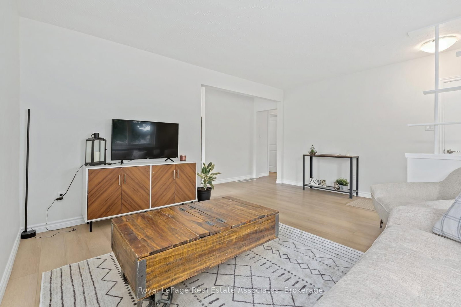 90 Longfield Road • Halton Hills, ON photo 6