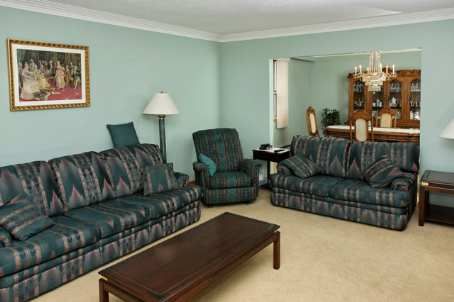 118 Tandridge Cres, Toronto, M9W5N9 | Image 2