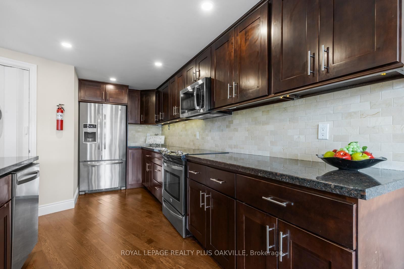 1240 Marlborough Court • #1006 • Oakville, ON photo 5