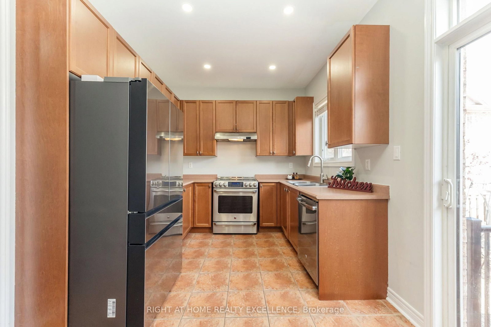 17 Keeleview Crescent • Brampton, ON photo 15