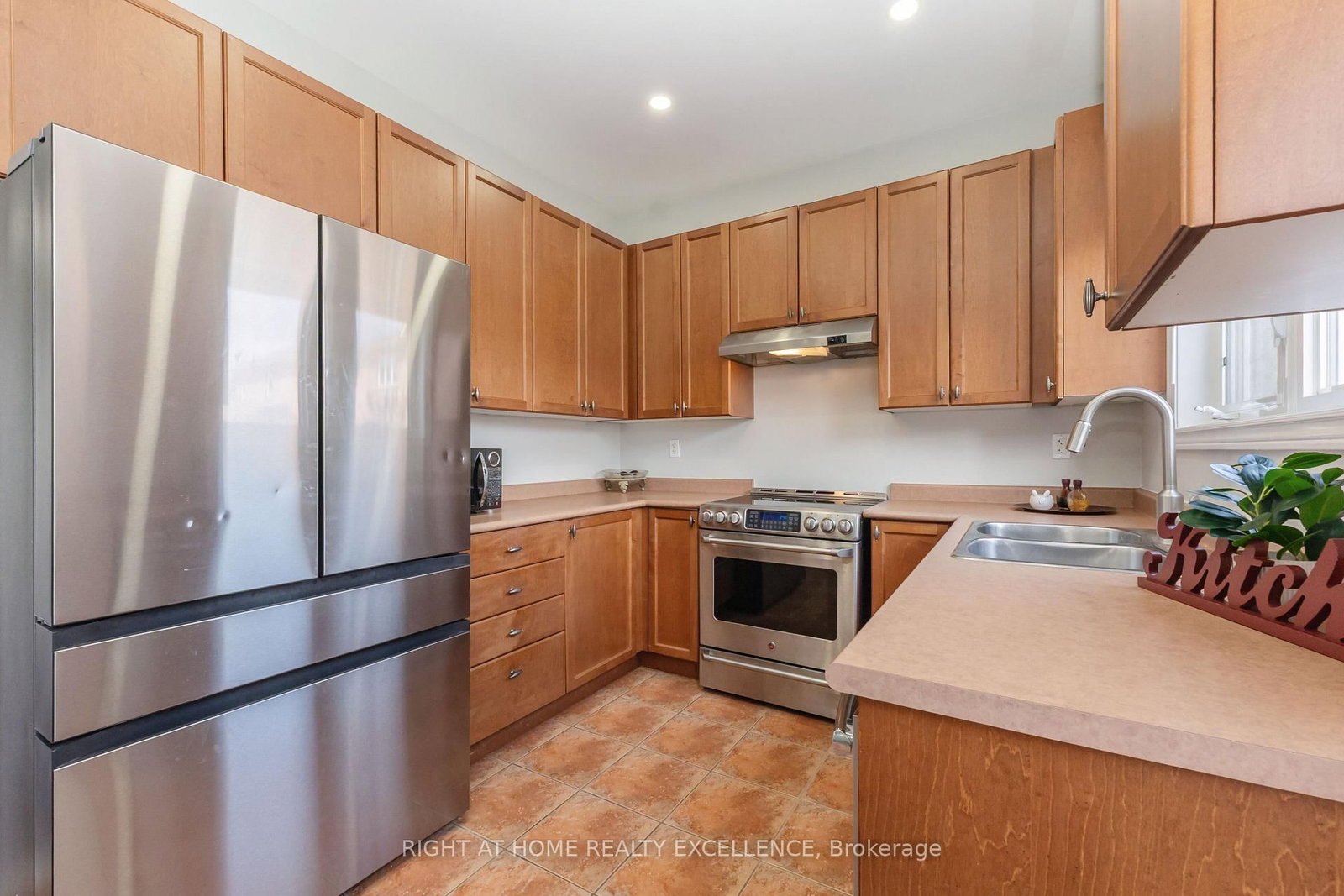 17 Keeleview Crescent • Brampton, ON photo 16