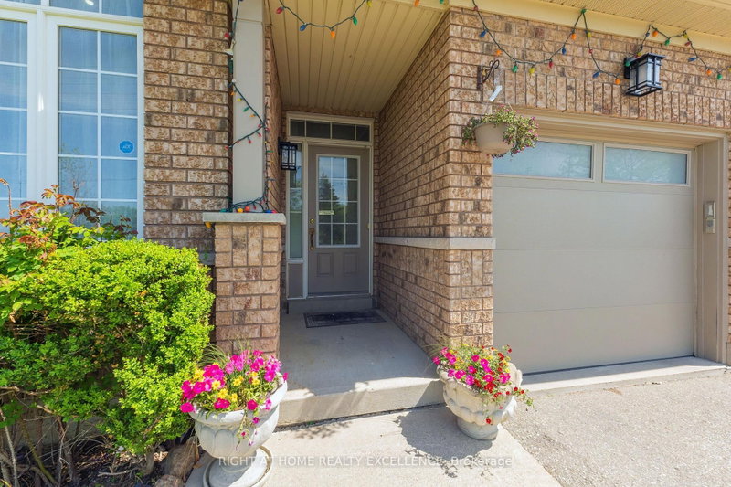 17 Keeleview Crescent