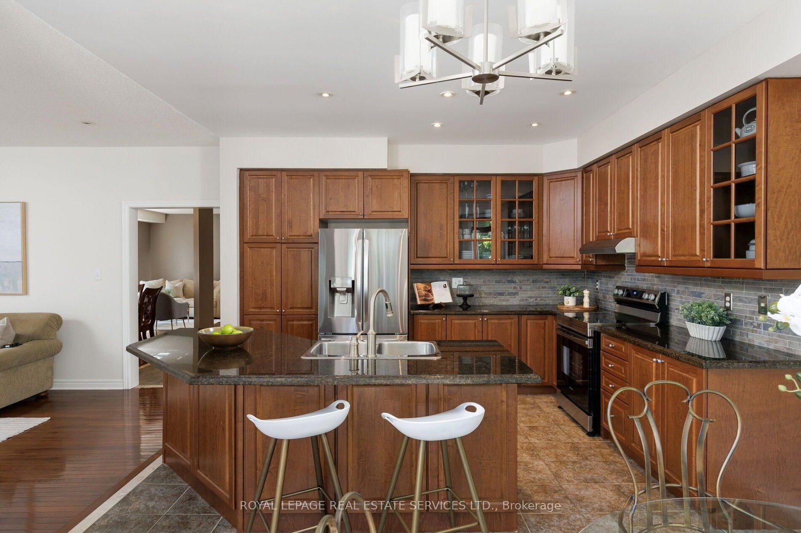 2190 Kingsridge Drive • Oakville, ON photo 13