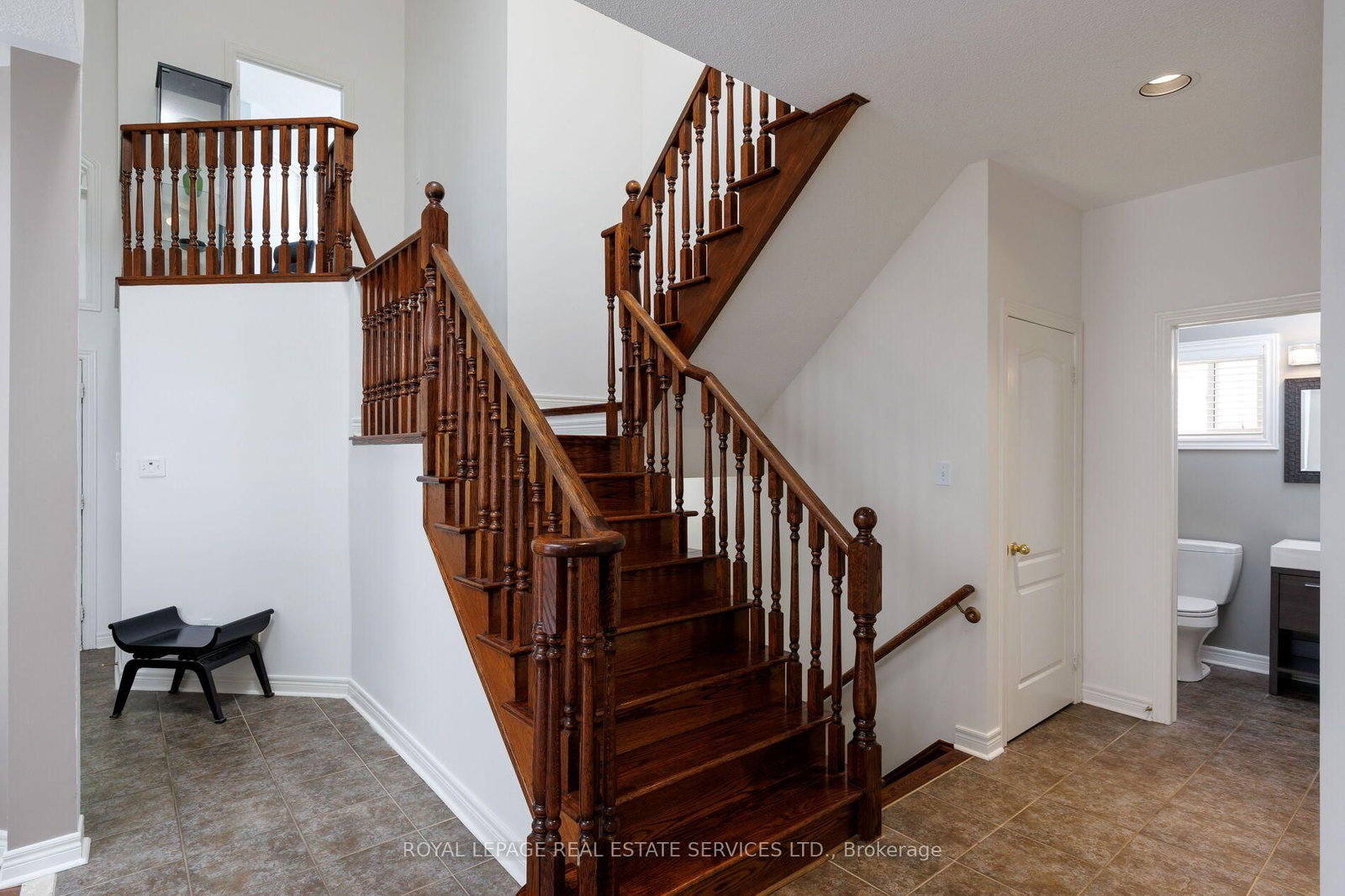2190 Kingsridge Drive • Oakville, ON photo 17