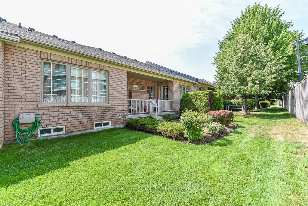 6 Ballerina Gardens • Brampton, ON photo 16