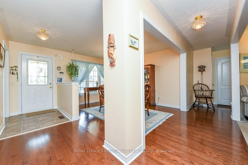 6 Ballerina Gardens • Brampton, ON photo 5