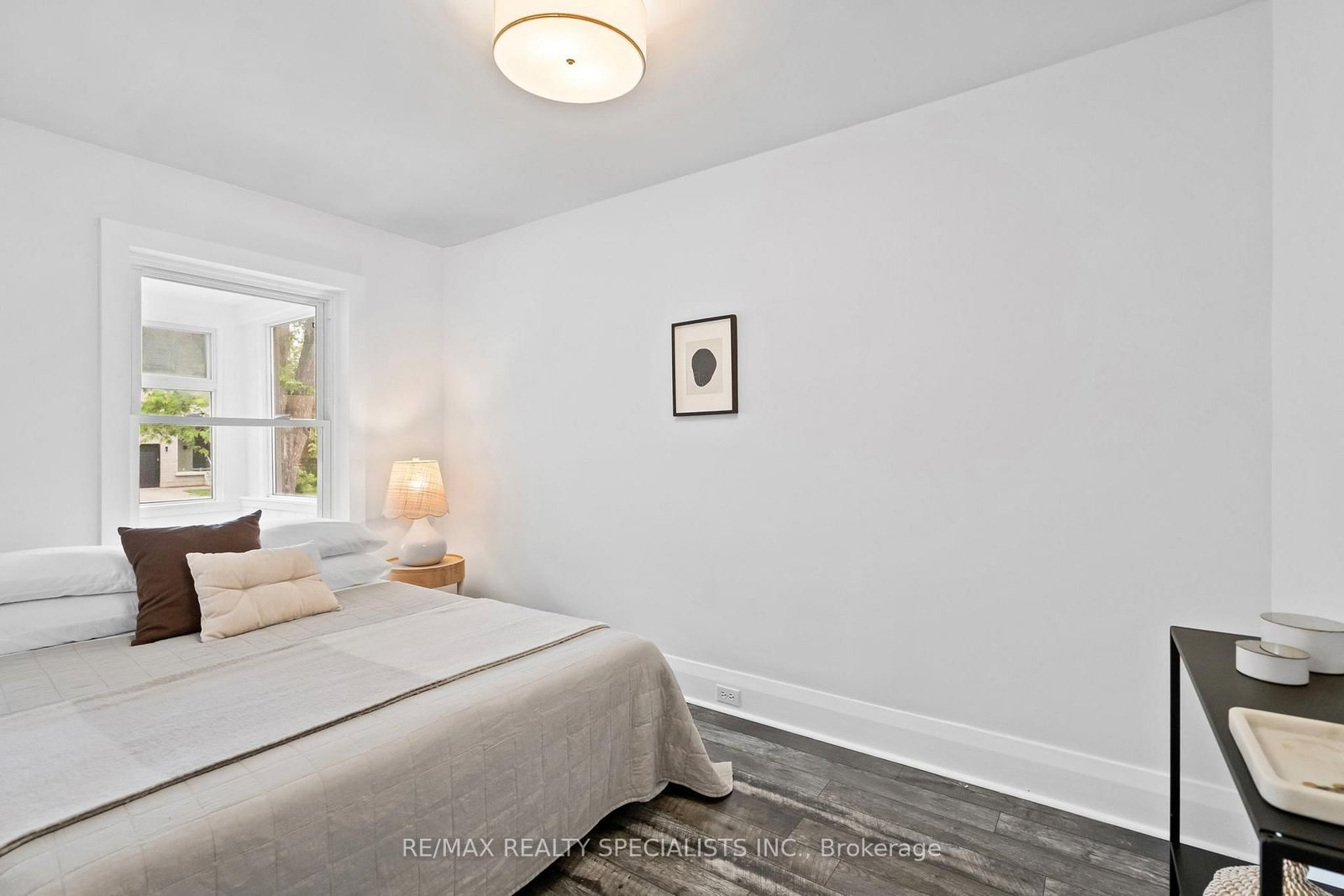 159 Hillside Avenue • Toronto, ON photo 17