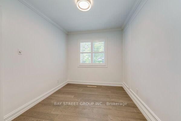 538 Fourth Line • Oakville, ON photo 16