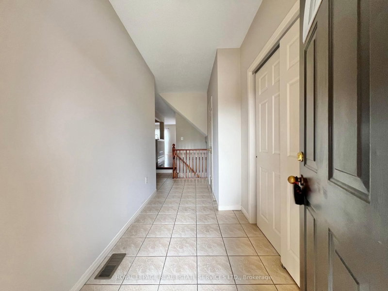 2153 Redstone Crescent