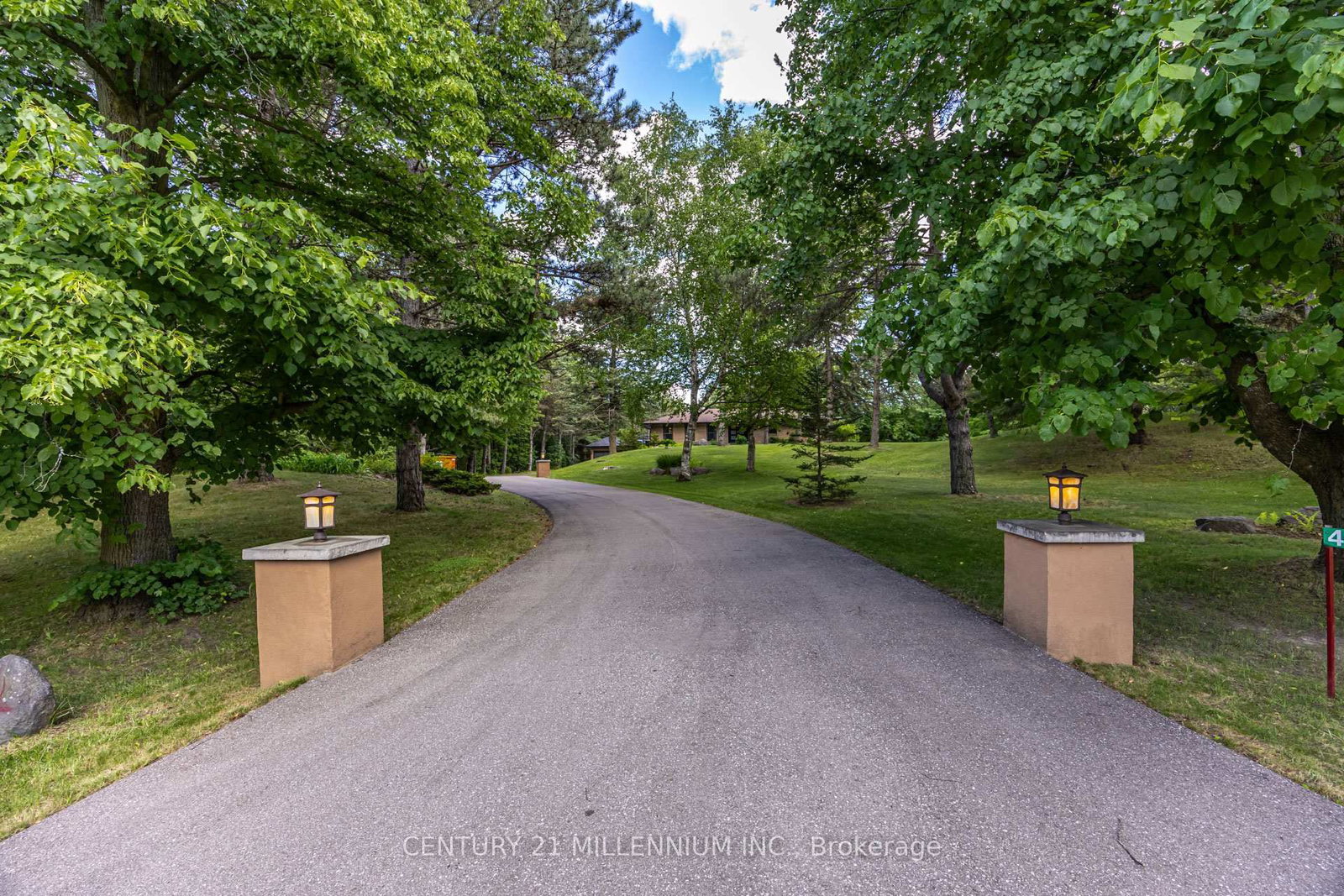 44 Gibson Lake Drive • Caledon, ON photo 2