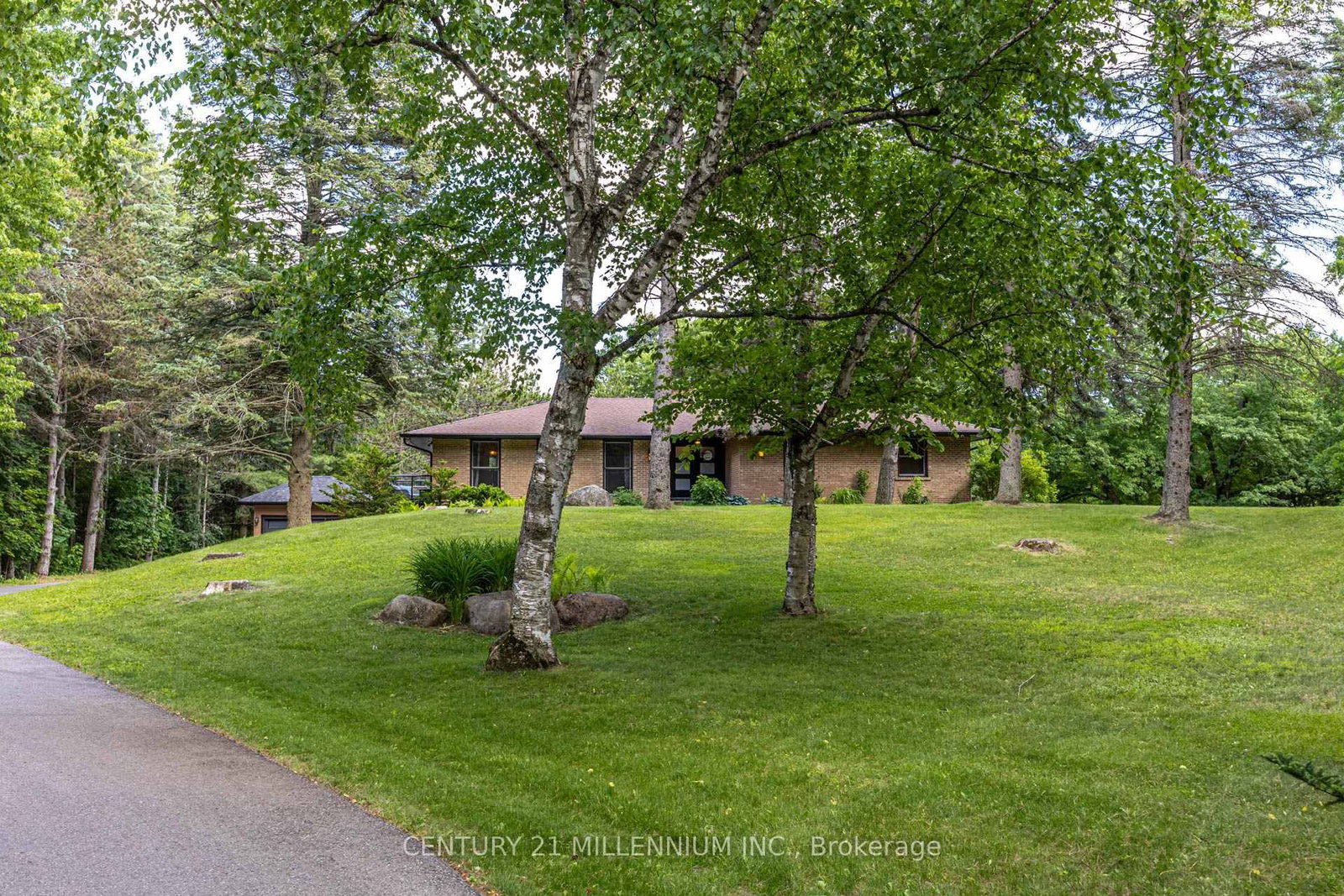 44 Gibson Lake Drive • Caledon, ON photo 3