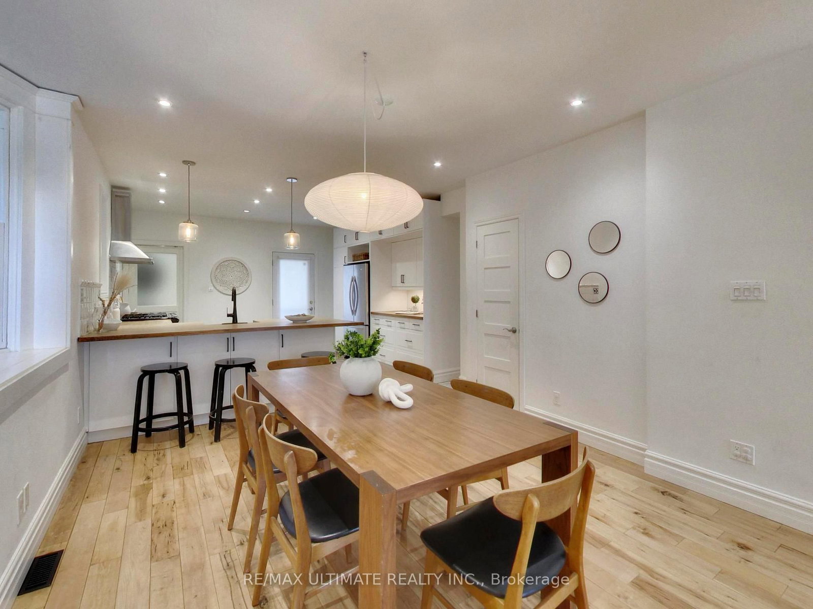 24 Pauline Avenue • Toronto, ON photo 11