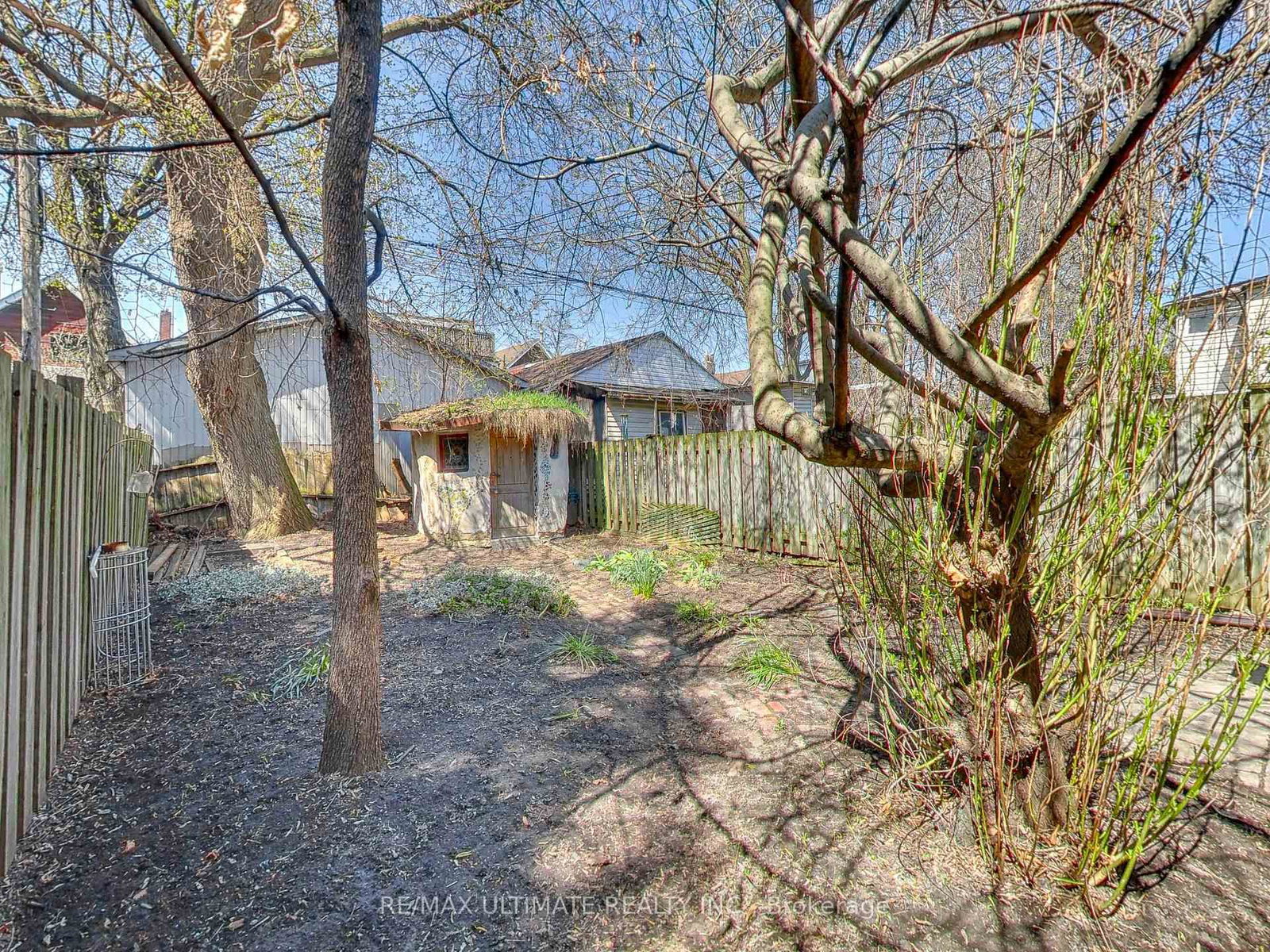 24 Pauline Avenue • Toronto, ON photo 47